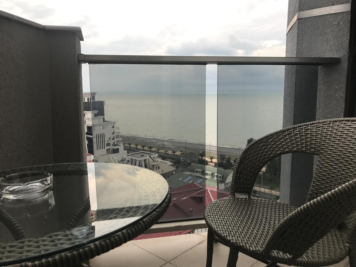 Aparthotel Selfie 巴统 外观 照片